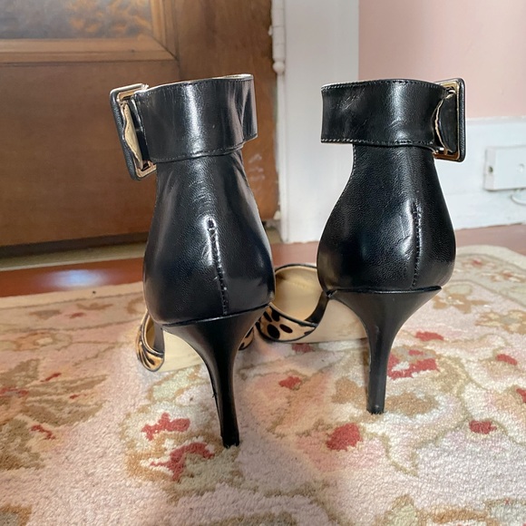 BRAND NEW LEOPARD & LEATHER WITH ANKLE STRAPS- HEELS!! - Picture 7 of 10